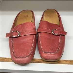 Coach sz 9M mule pale red